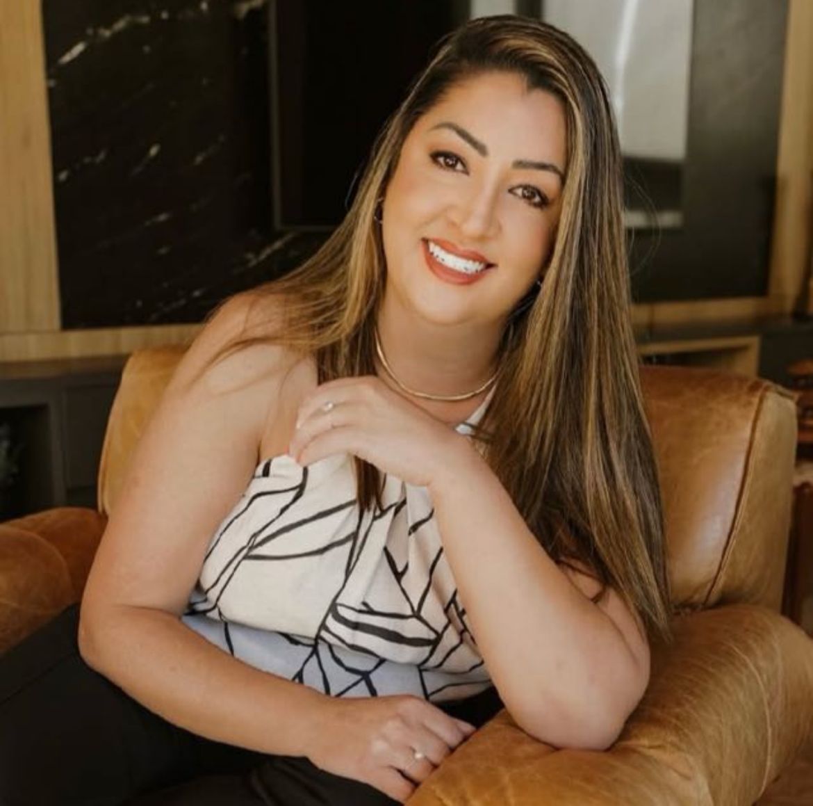 Daniela Camargos - Consultora Imobiliaria CRECI-GO 41.709